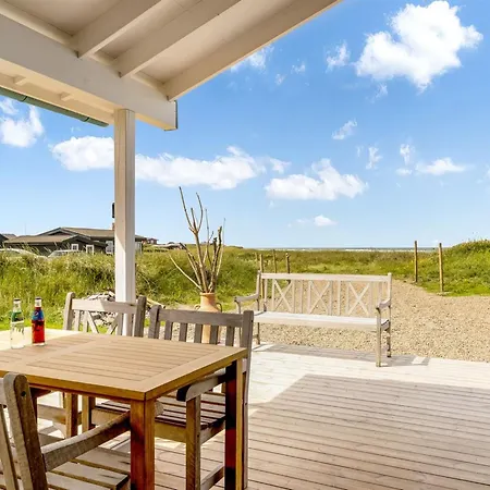 Zina - 50m From The Sea By Interhome *