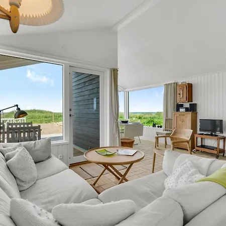 Zina - 50m From The Sea By Interhome